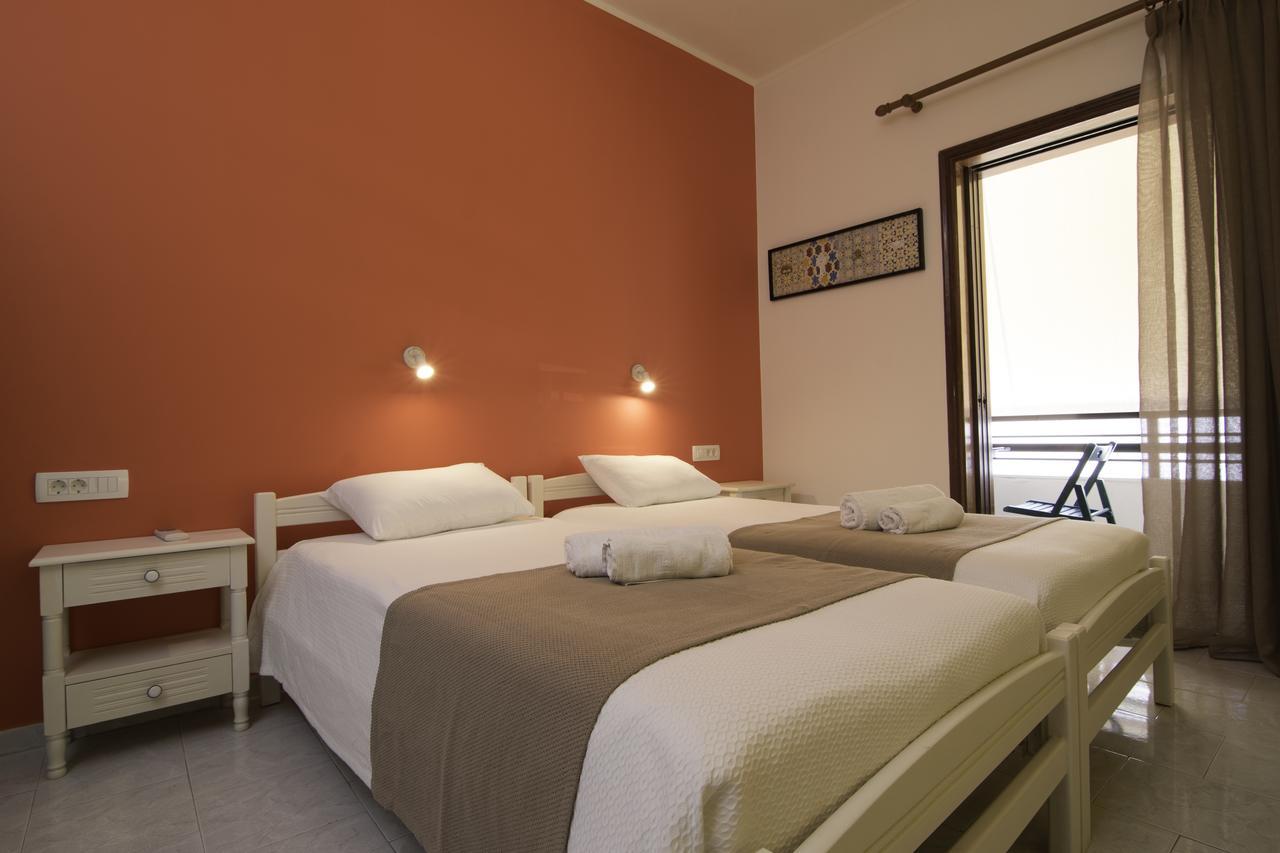 Niki Rooms Палиохора Екстериор снимка