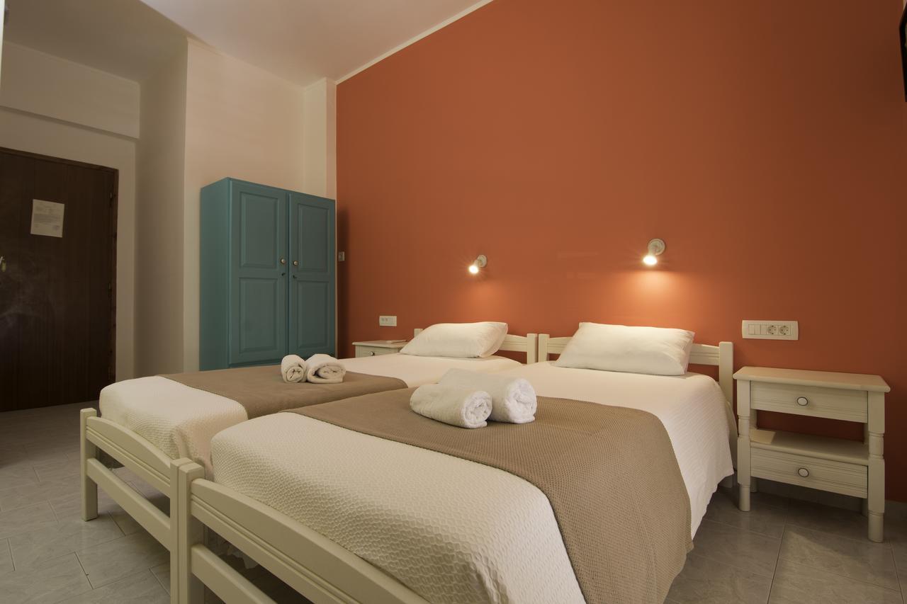 Niki Rooms Палиохора Екстериор снимка